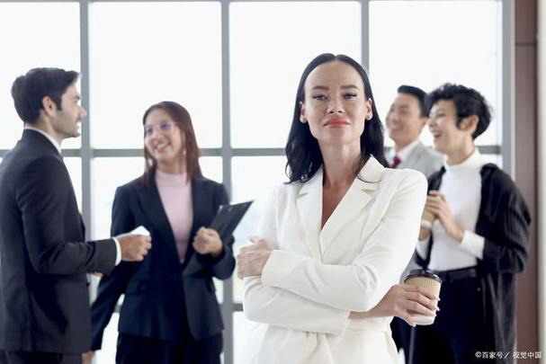 简短的面试自我介绍50字